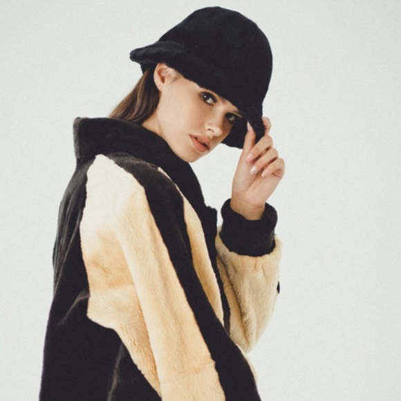 Black Fur Bucket Hat - Picture 10 of 10